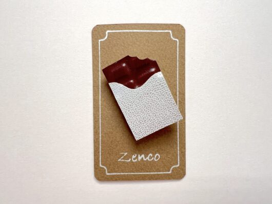 Zenco レザーブローチ・チョコレート